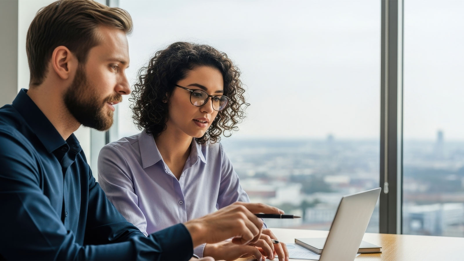 IT support team comparing help desk and service desk workflows